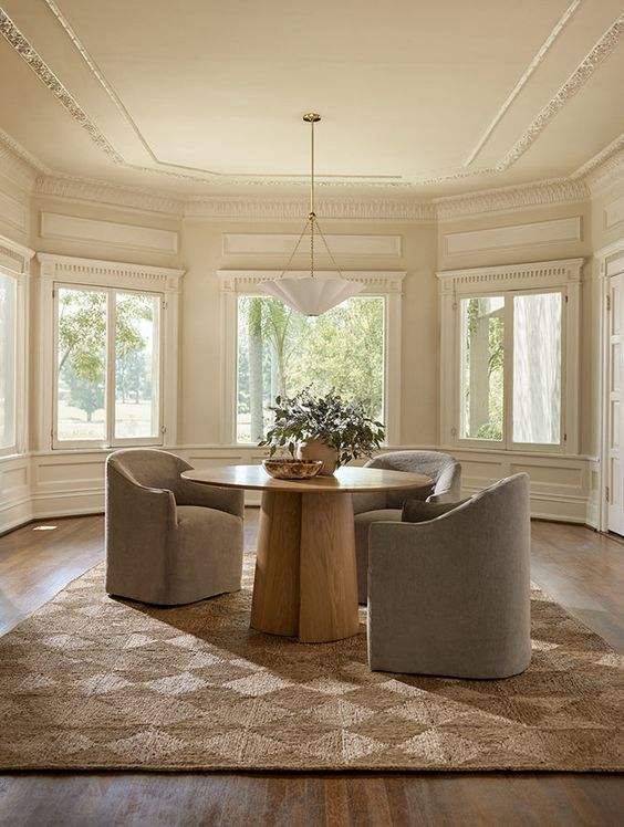 Jute rugs in the dining room