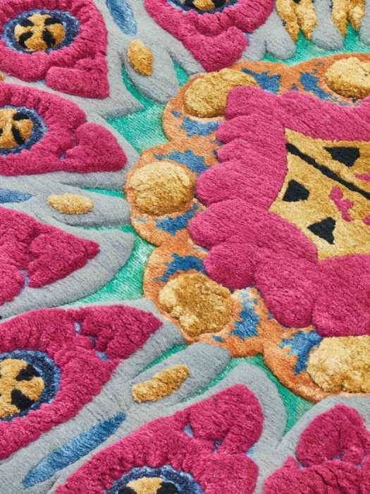Rug with pink 