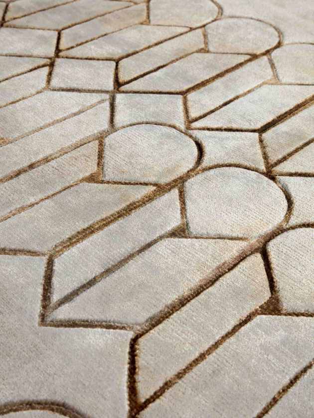 Round neutral rug